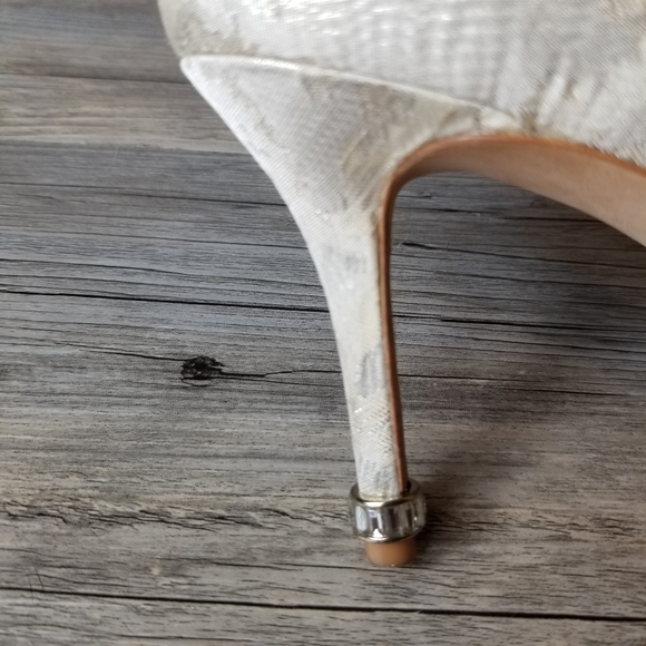 Badgley Mischka Textured Upper Leather Sole Rhinestone Accent Point Toe … - Picture 8 of 10